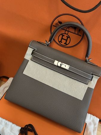 Hermes Etoupe Togo Kelly 25 Retournè Palladium Hardware,2023