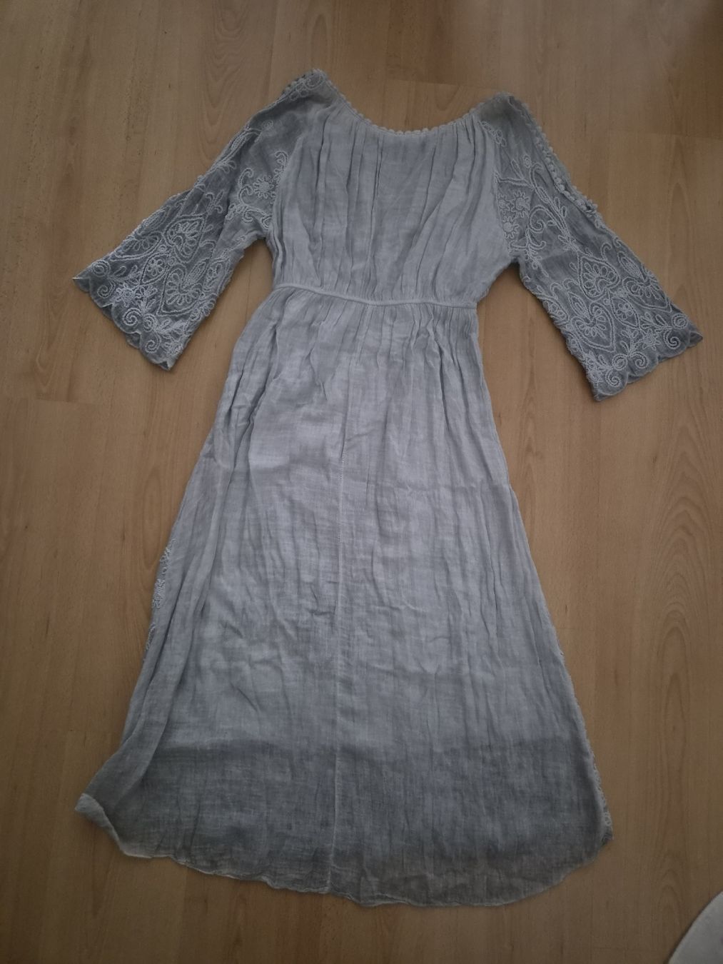 Kleider: Kleid Baumwolle Viskose Stickerei grau  – Gebraucht aus Mumpf von Fabis_Shop 5