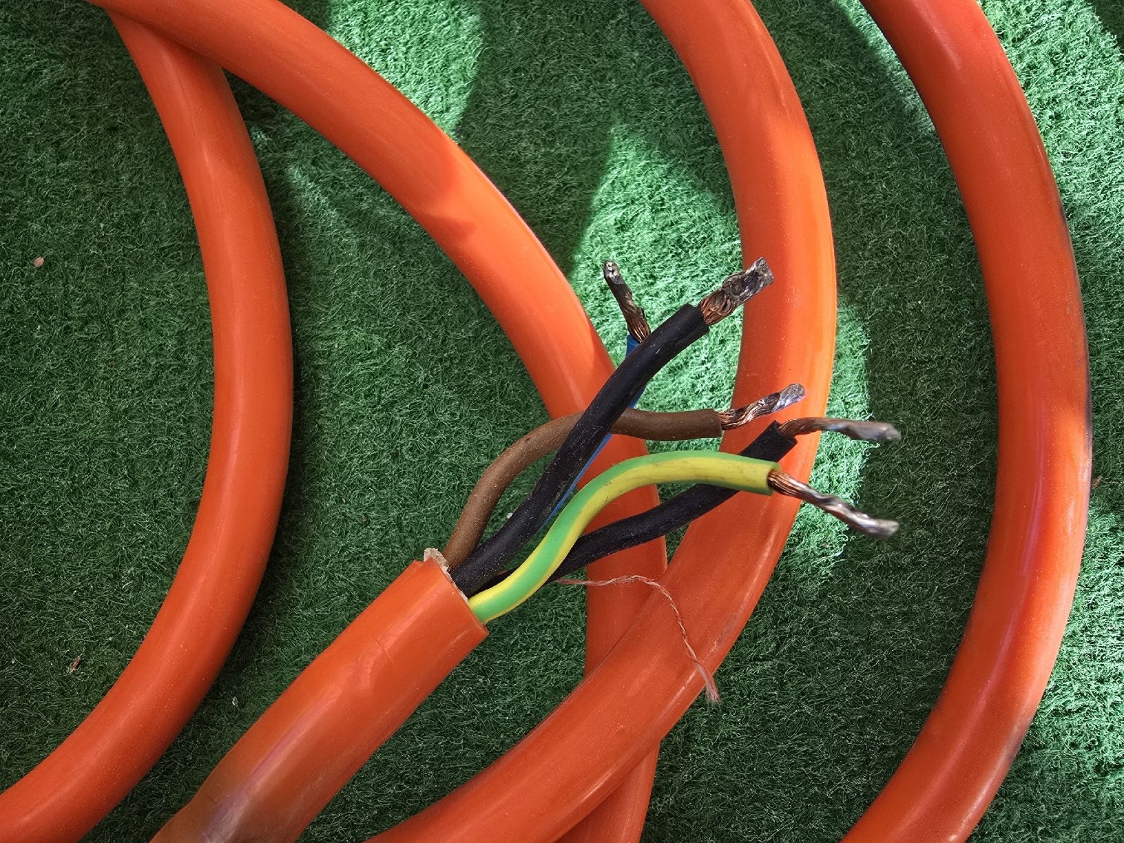 Stecker: 7m Strom Kabel mit Stecker – Gebraucht aus Zürich von metheny 1