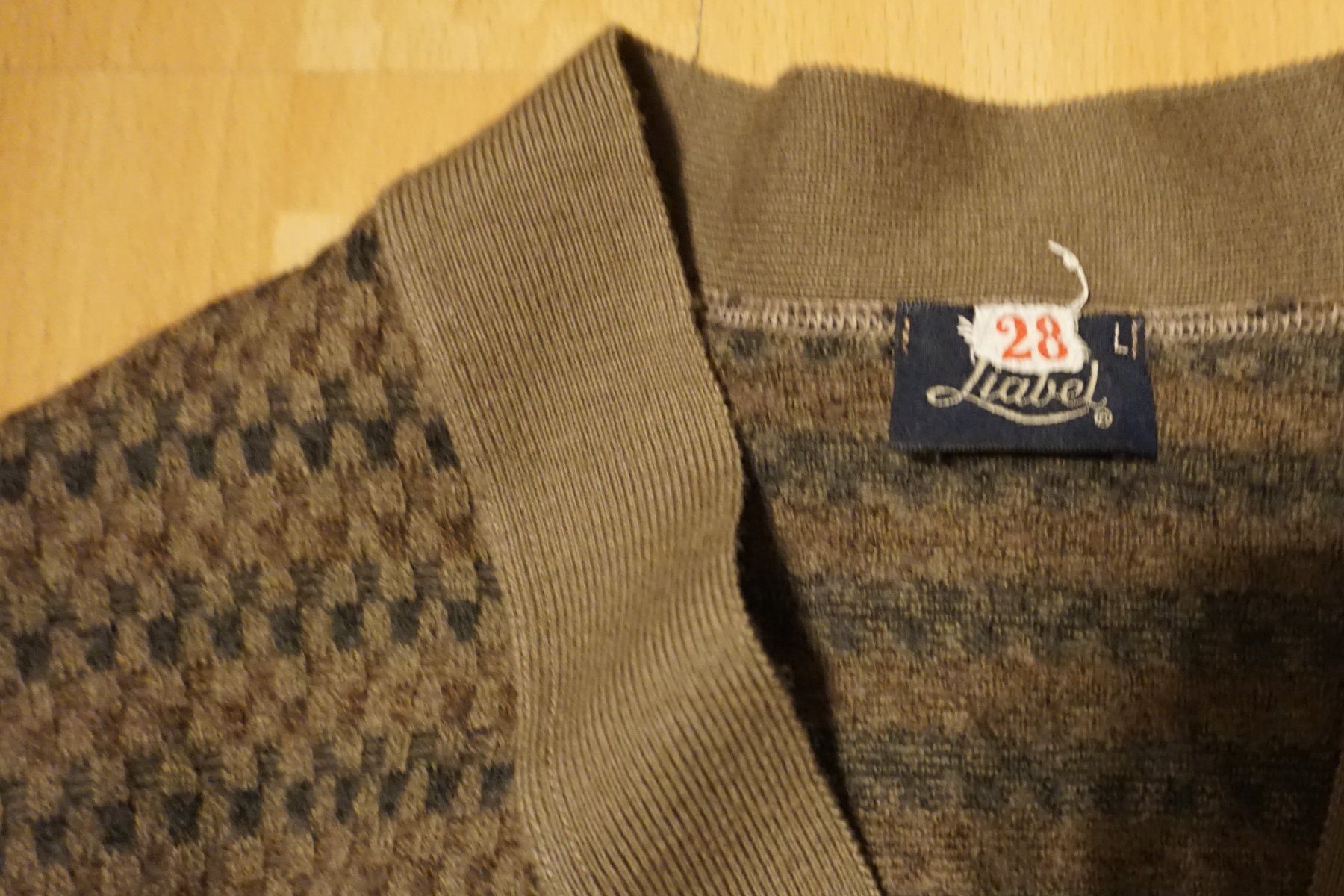 Gilet & Giacche: Retro Strickweste / Gilet, Grösse L – Usato da Zürich venduto da einalemjena 3