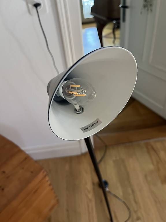 Lampen: Standleuchte schwarz  – Gebraucht aus Romanshorn von sabe4 2