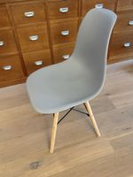 2 Esszimmer Stühle grau
