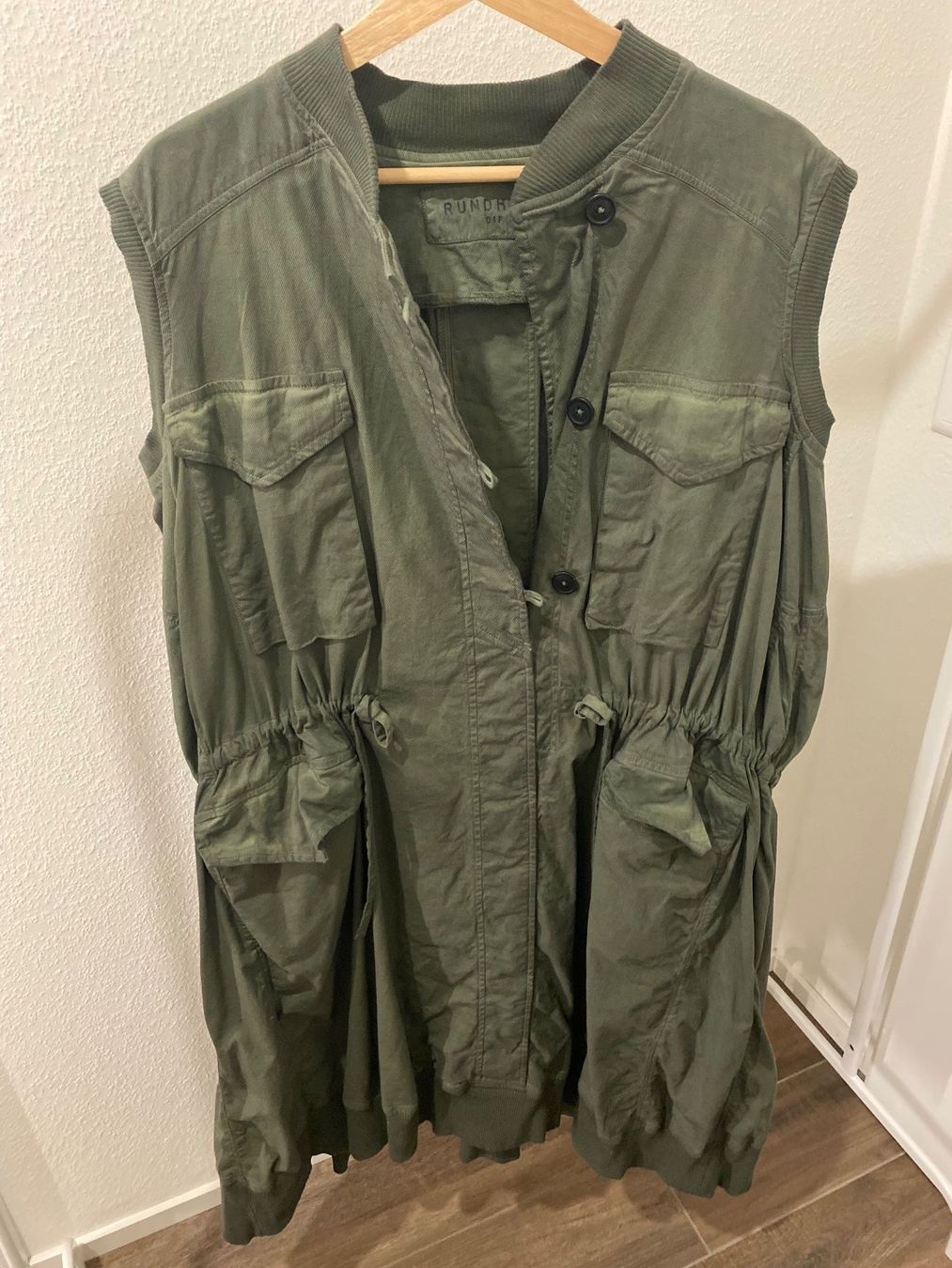 Rundholz Vestiti: Rundholz Kleid oversized olive Dip Gr. M eher XXL – Usato da Arlesheim venduto da san_w9vr 1