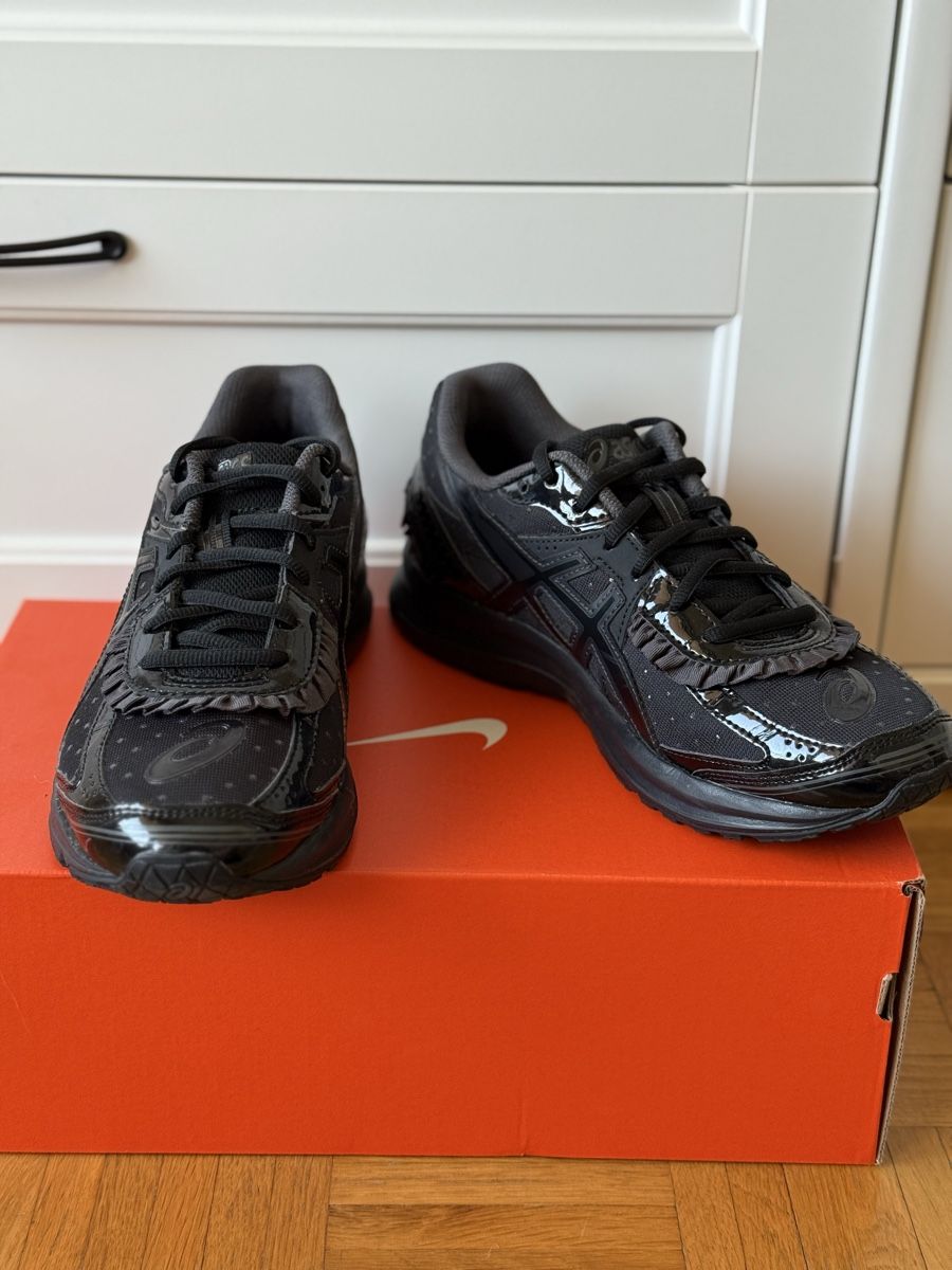 Asics Scarpe da uomo: ASICS JOG 100S Trainers Unisex 40 – Nuovo (secondo la descrizione) da Carouge GE venduto da gerelee 1