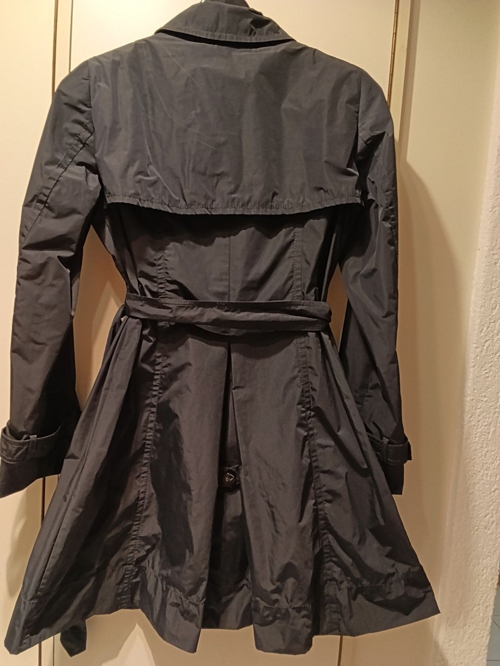Max Mara Cappotti: Weekend Max Mara trench-coat, 36/S, imperméable, navy – Usato da Neuchâtel venduto da Virgule50 2