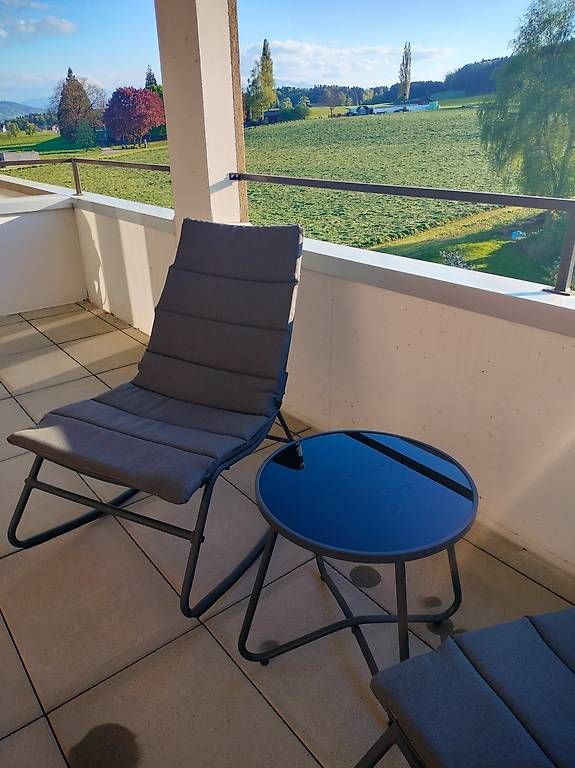 Set di tavolo e panche: Balkon Set / Stühle mit Tisch – Usato da Sins venduto da cam_f5l5 1