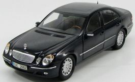Mercedes-Benz E-Klasse (W211) im Massstab 1:18, Rarität !