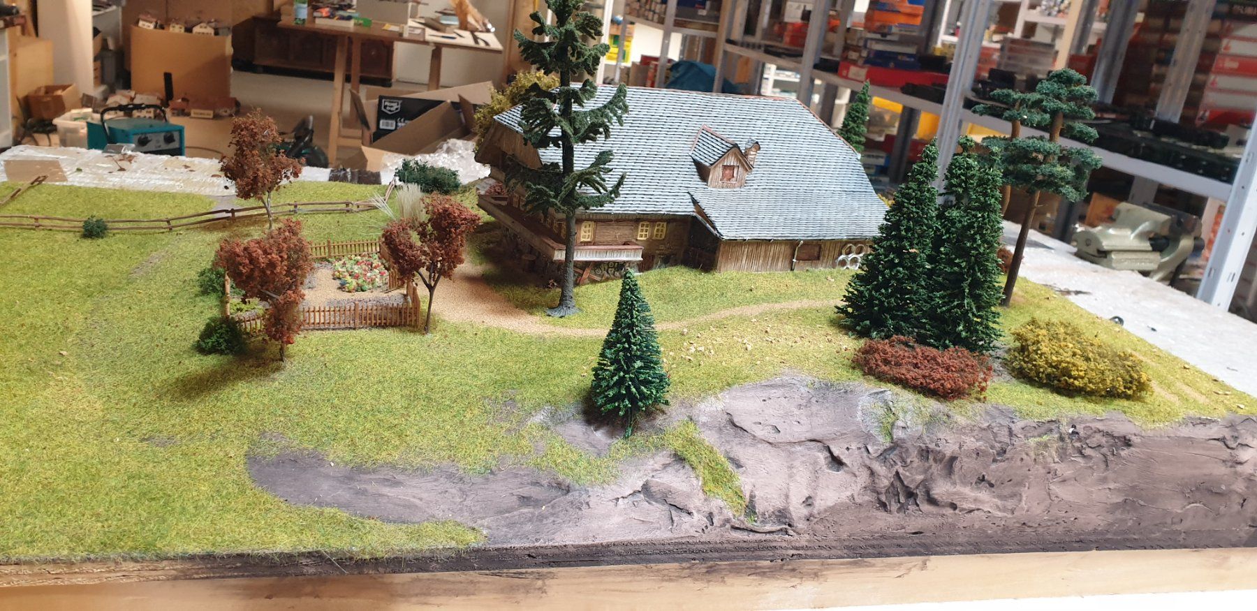 Faller Modellini di ferrovie: Diorama mit H0 Bauernhof Sahlenweidli – Usato da Geroldswil venduto da TopTrain54 5