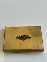 Antike Puderdose goldfarben mit Blumenmotiv (2S1)