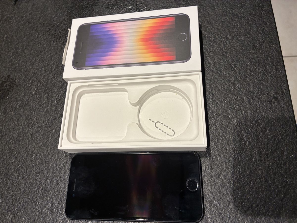 Apple Telefoni cellulari / Smartphones: iPhone SE 3. Gen. 2022 Home Button defekt – Difettoso da Unterkulm venduto da Maege1955