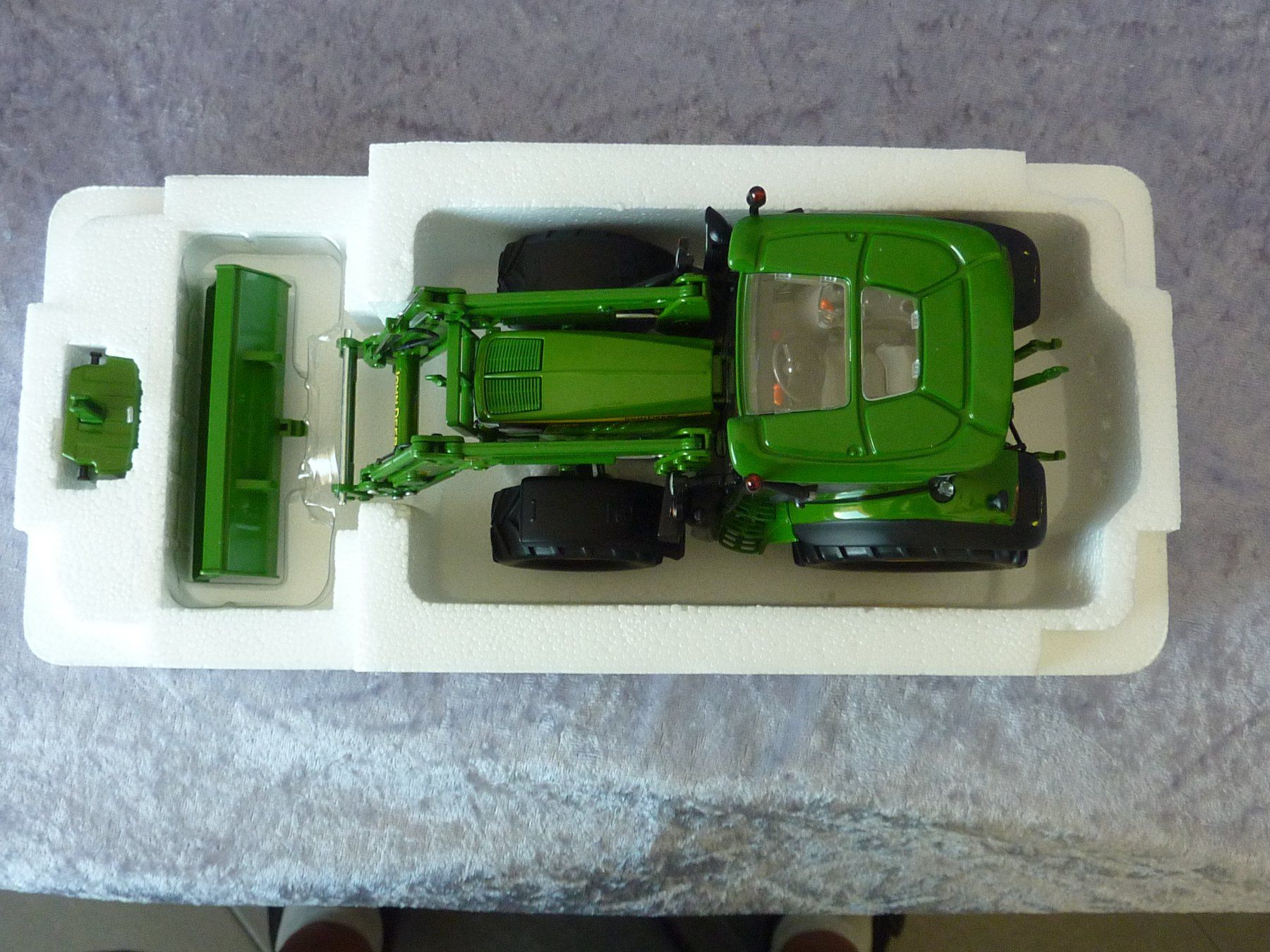 John Deere Modellini d'auto: Traktor John Deere 6125R mit Frontlader  1:32 – Nuovo (secondo la descrizione) da Dürrenäsch venduto da modellautos4you 6