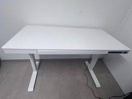 Elektrisch höhenverstellbarer Schreibtisch / Stehpult, weiss