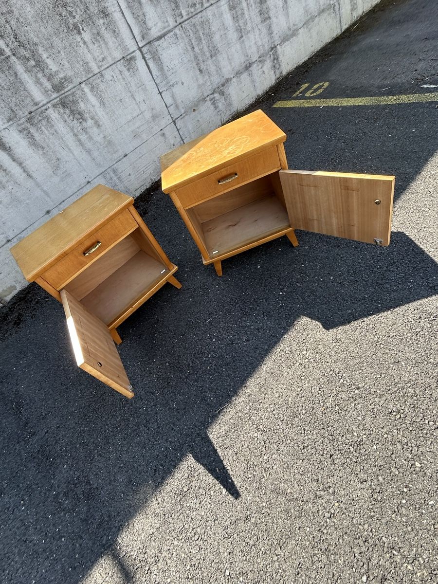 Comodini: Tables de chevet vintage en bois, set de 2. Solide. – Usato da Thierrens venduto da Bigla 7