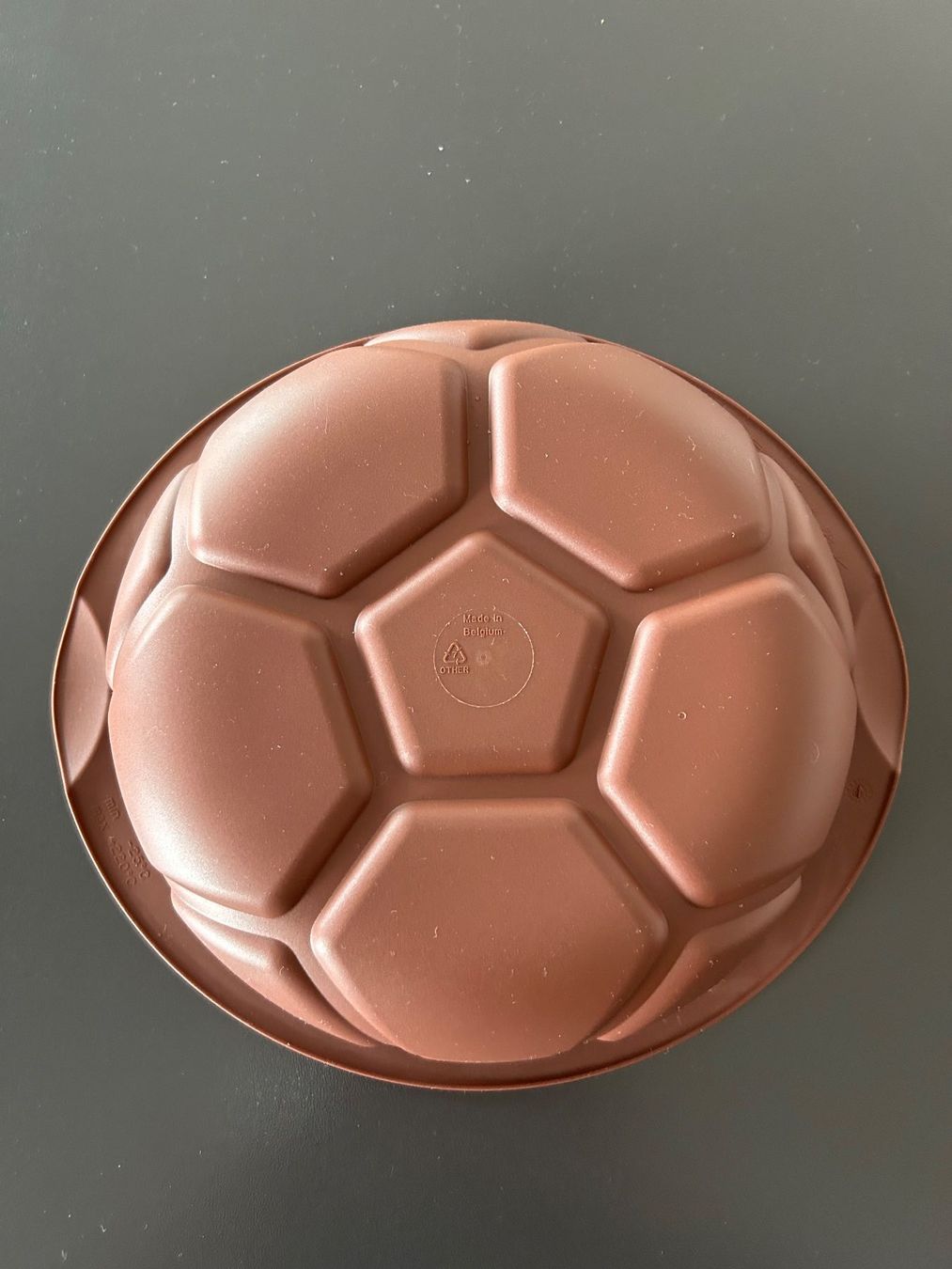 Tupperware Teglie da forno: TUPPERWARE Silikonform "Fussball" – Usato da Cham venduto da milaur