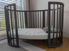 Stokke Sleepi Mini + Umbausatz für Sleepi in hazy grey