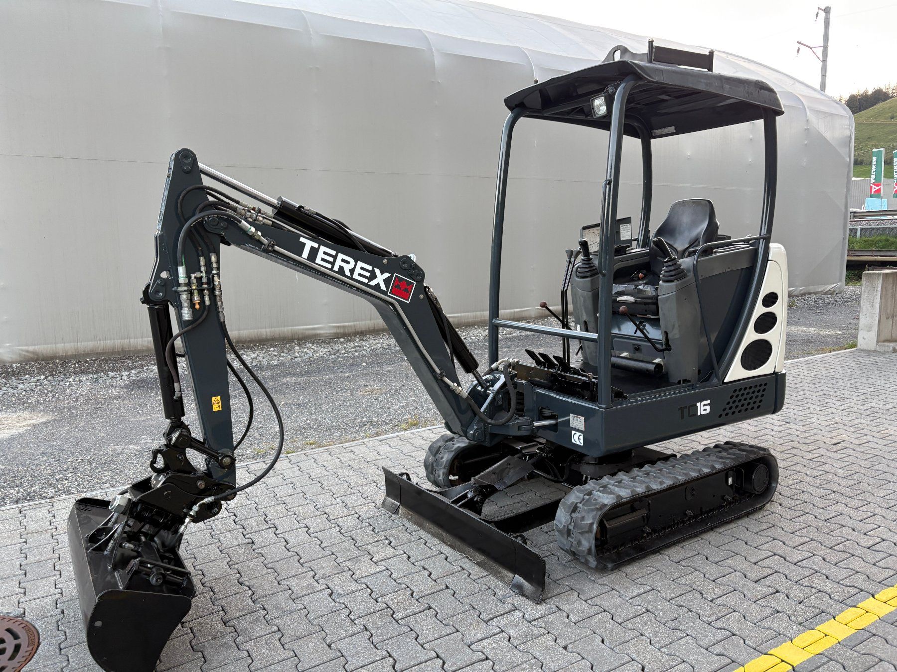 Bagger: Bagger 1.7 To – Gebraucht aus Rothenthurm von FHS6418 3