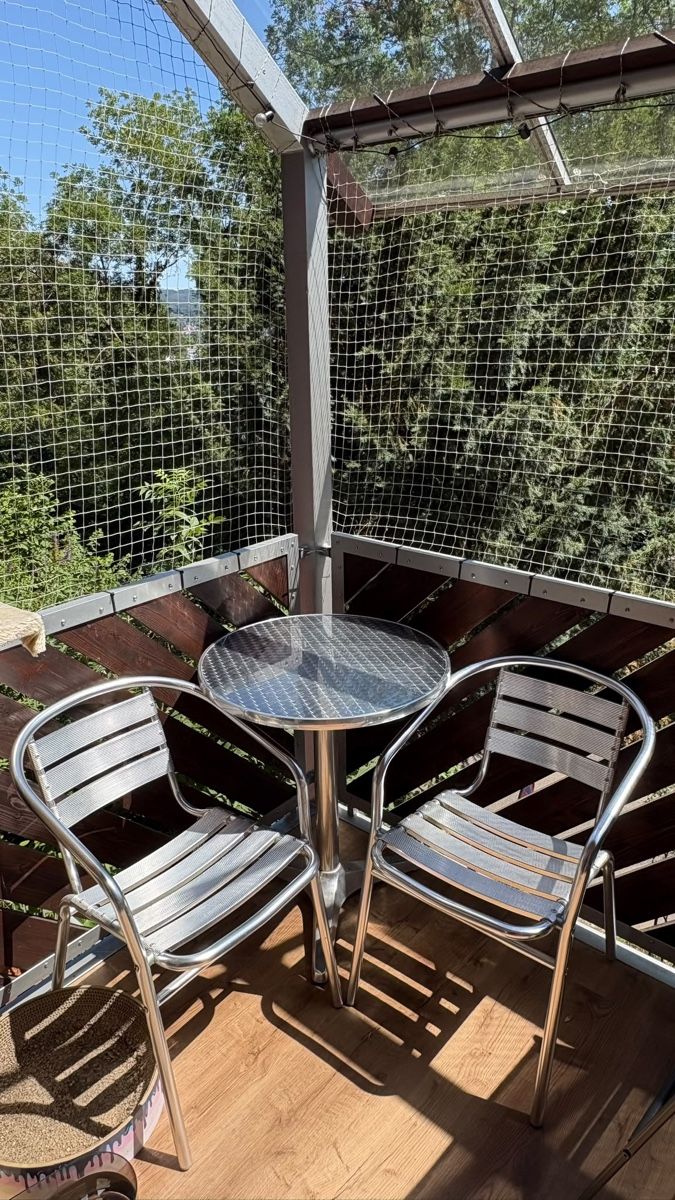 Set de table et chaises: Balkonset - Metall Tisch & 2 Stuehle gebraucht – D'occasion à Muttenz par 777338666