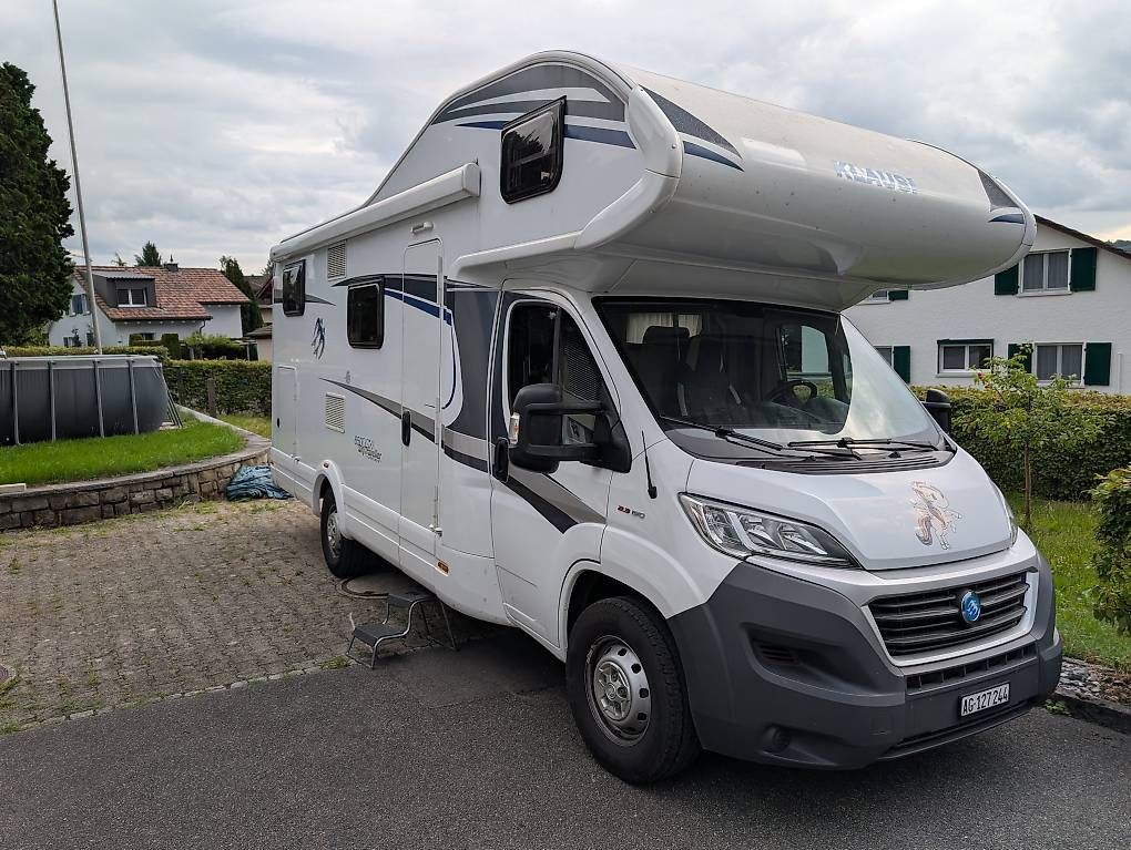 Veicoli da campeggio: Knaus Sky Traveller 650 DG – Usato da Menziken venduto da Dodinchen