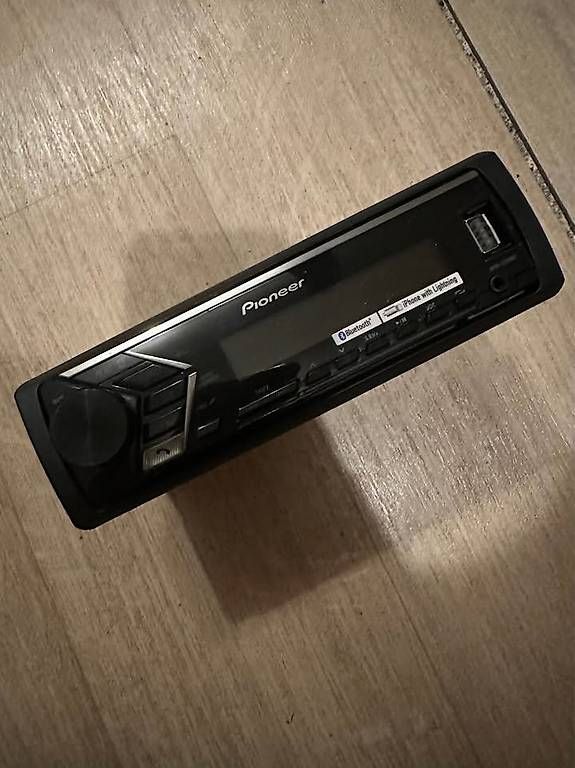 Radios: Autoradio Pioneer – D'occasion à Vuarrens par Onmy12