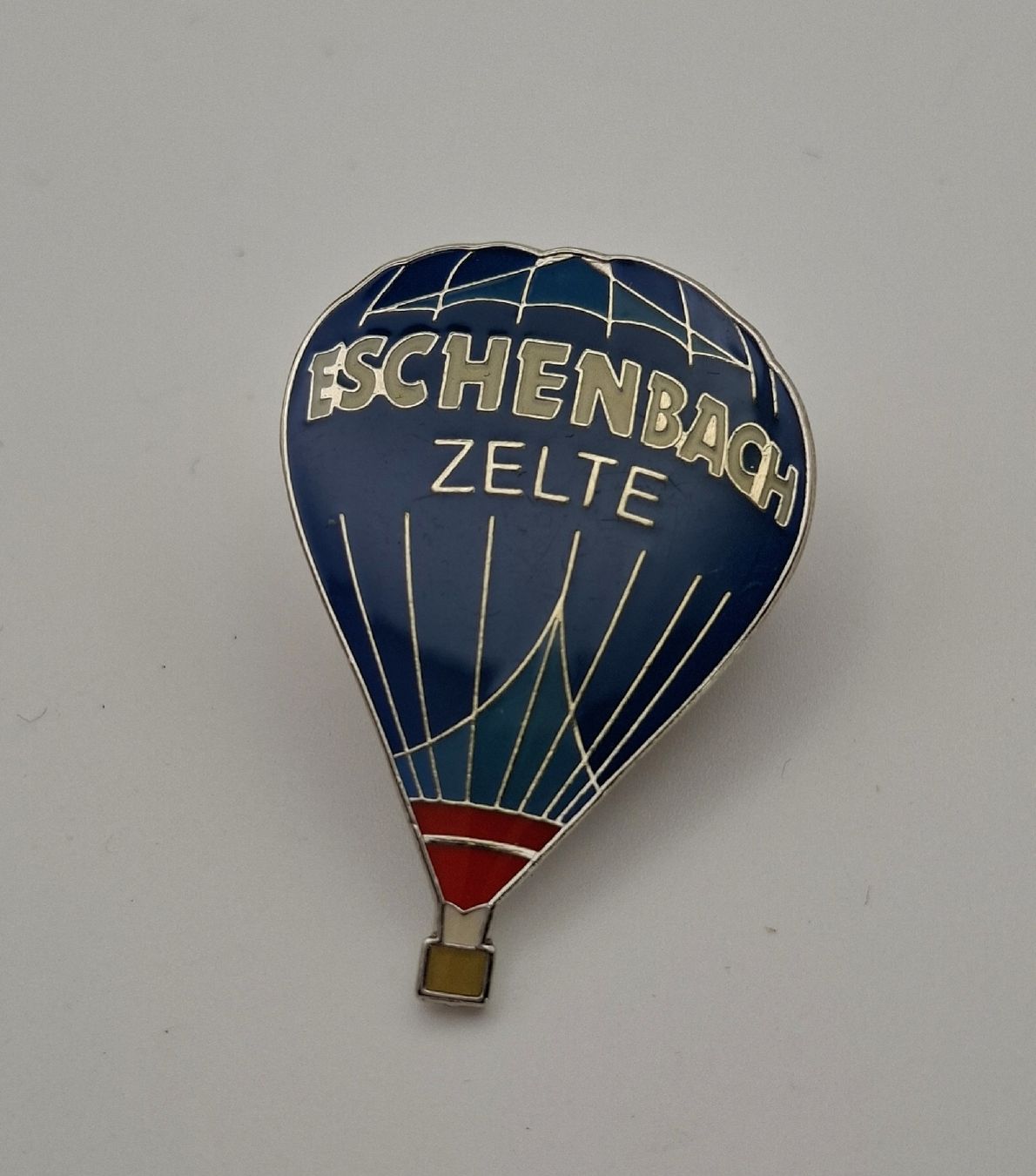 Placchette & Badge: Pin Heissluftballon Eschenbach Zelte – Usato da Kriens venduto da Wolly85