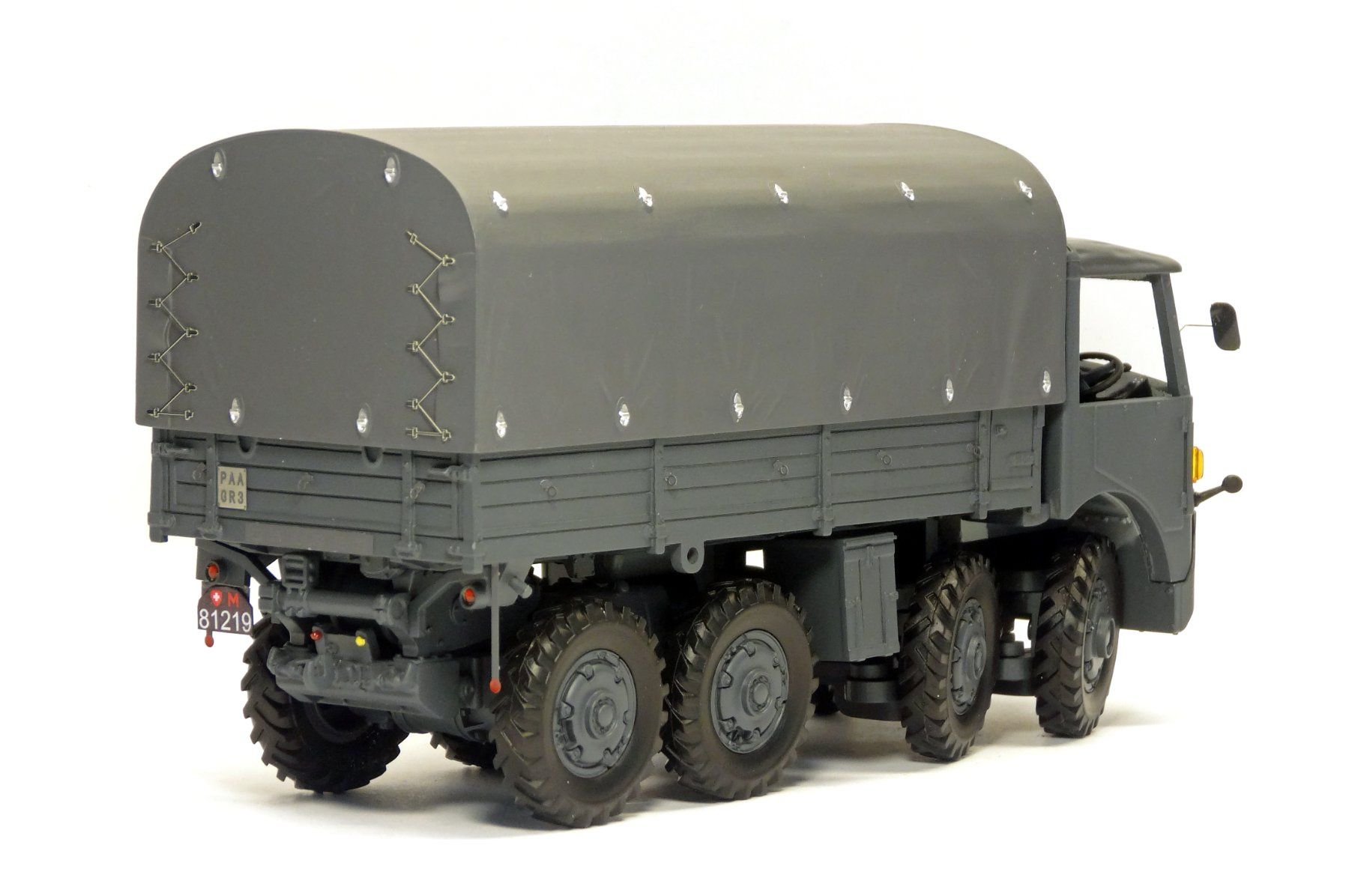 Kit di modellismo & Modellini statici: Saurer M8 Schattenschwarz 1:35 – Nuovo e nell'imballaggio originale da Lenk im Simmental venduto da AFM-Modellbau 1