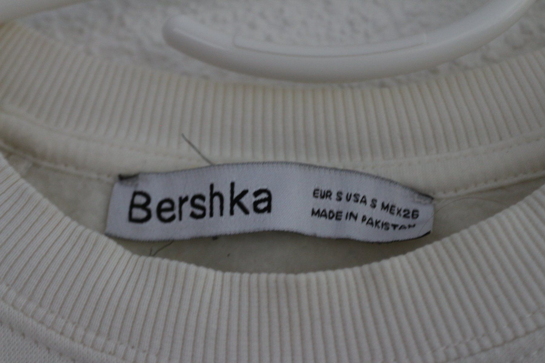 Bershka Maglioni & Felpe: Sweatshirt mit Streifen – Usato da Schötz venduto da mag_pw7w 2
