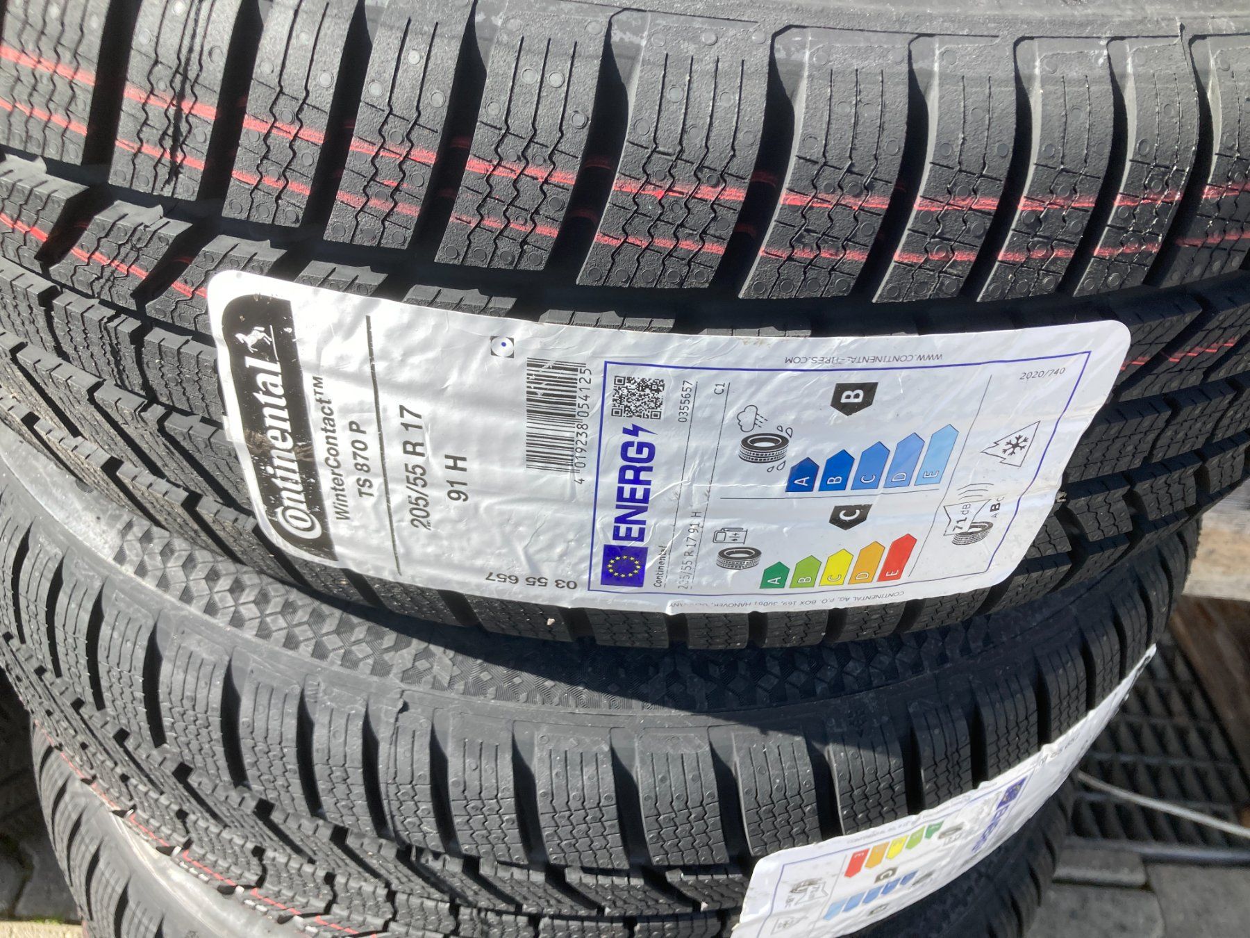 Continental Pneus & Kompletträder: 205/55R17 Winterpneu Continental – Neu und originalverpackt aus Cham von WB2223 5