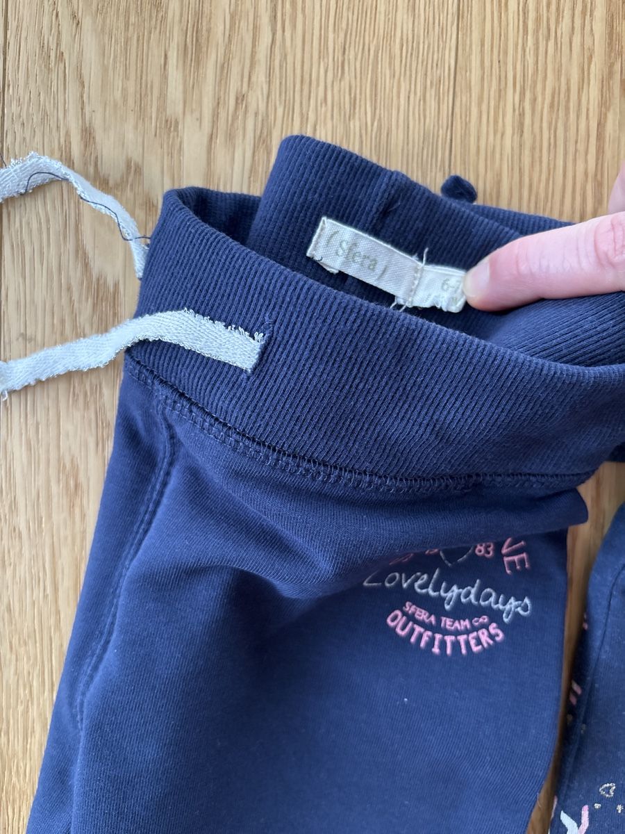 Kleiderpakete & -sets: Lot de 4 bas de training fille - 6 à 9 ans – Gebraucht aus Lonay von car_l9sk 1
