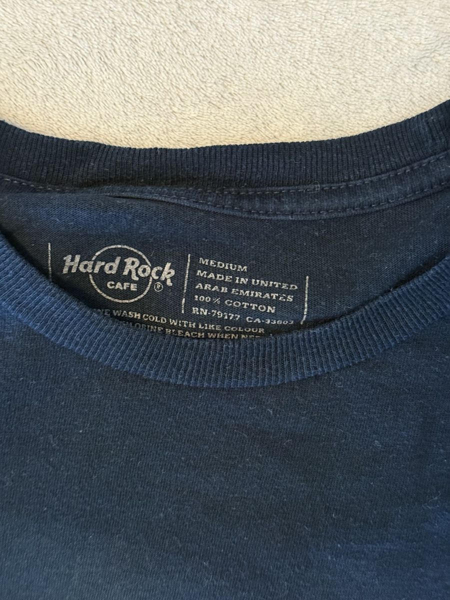 Hard Rock Cafe T-shirt: Hard Rock Cafe Ayia Napa – Usato da Steffisburg venduto da laura_bazinga 1