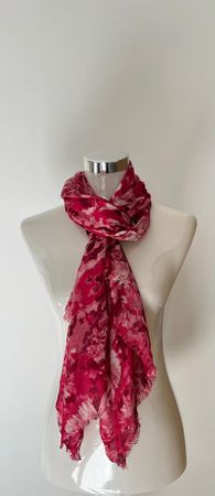 Superbe étole rose tendance - Idéale pour le printemps