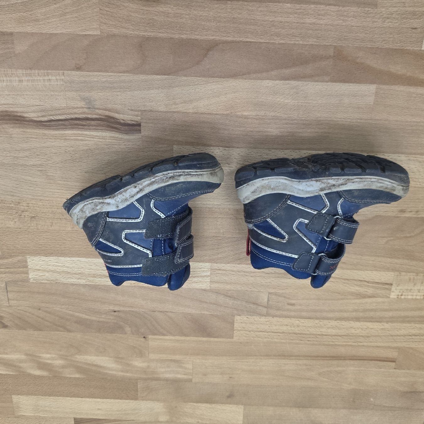 Scarpe per ragazzi: 2 paar Schuhe Gr.24 – Usato da St. Gallen venduto da baenziger27