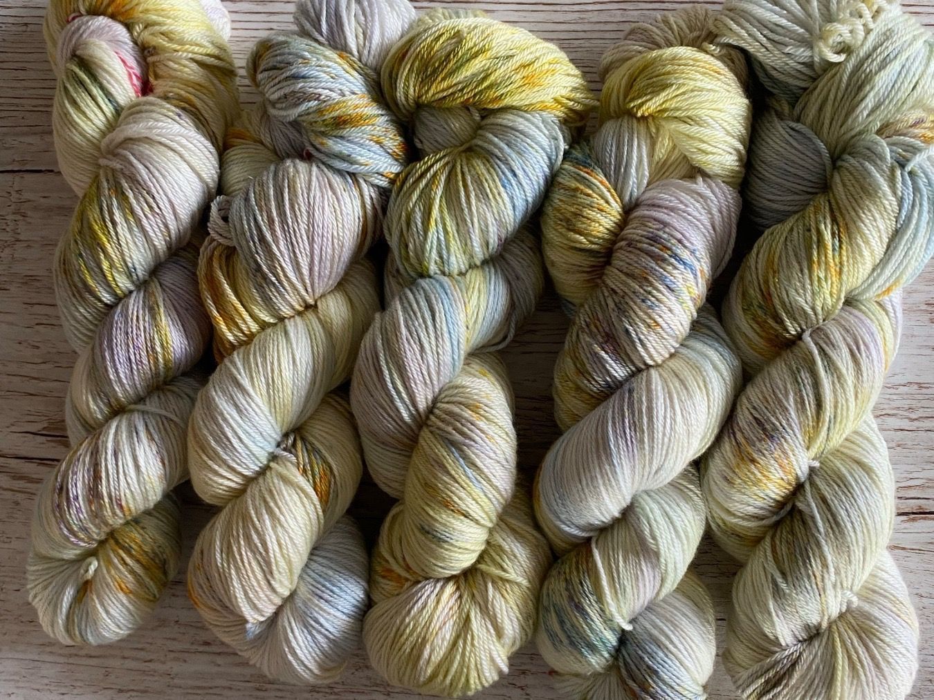 Lana: Laine de luxe teinte à la main – Nuovo e nell'imballaggio originale da Randogne venduto da BonnieG 1