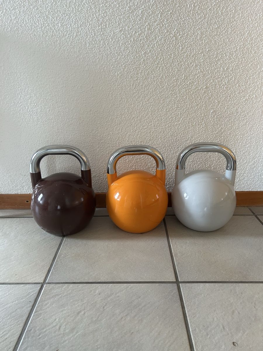 Manubri & Pesi: Competition Kettlebells 4kg / 10kg / 14kg – Usato da Steffisburg venduto da betsysclassics 1