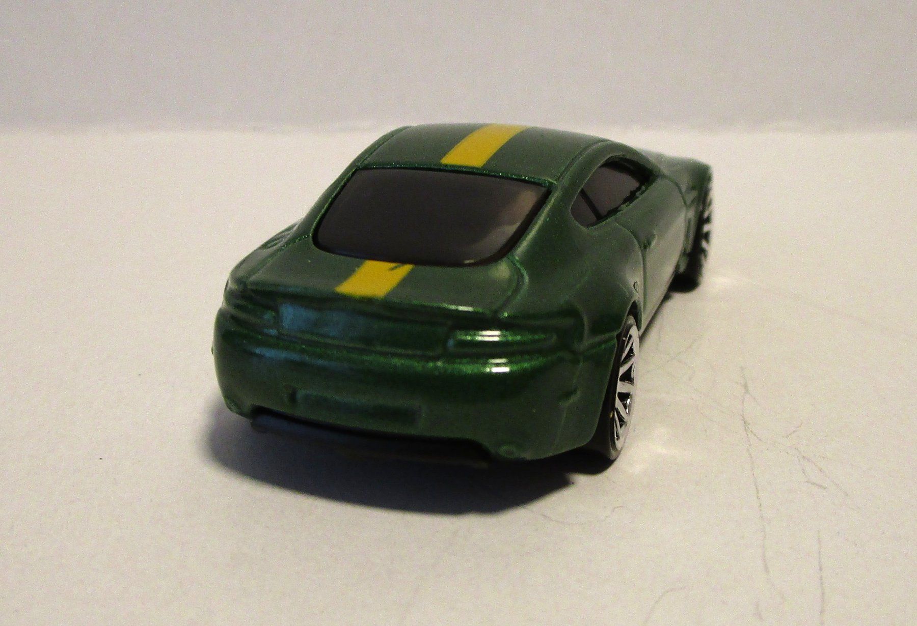Aston Martin Modellini d'auto: HOT WHEELS ASTON MARTIN V8 VANTAGE – Nuovo (secondo la descrizione) da Chêne-Bourg venduto da breno56 3