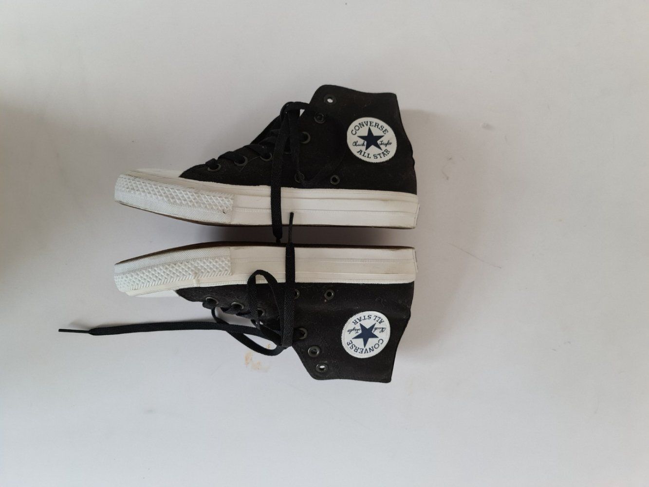 Converse Scarpe da donna: converse noir excellent état – Usato da Cheseaux sur Lausanne venduto da pan_skd5 3