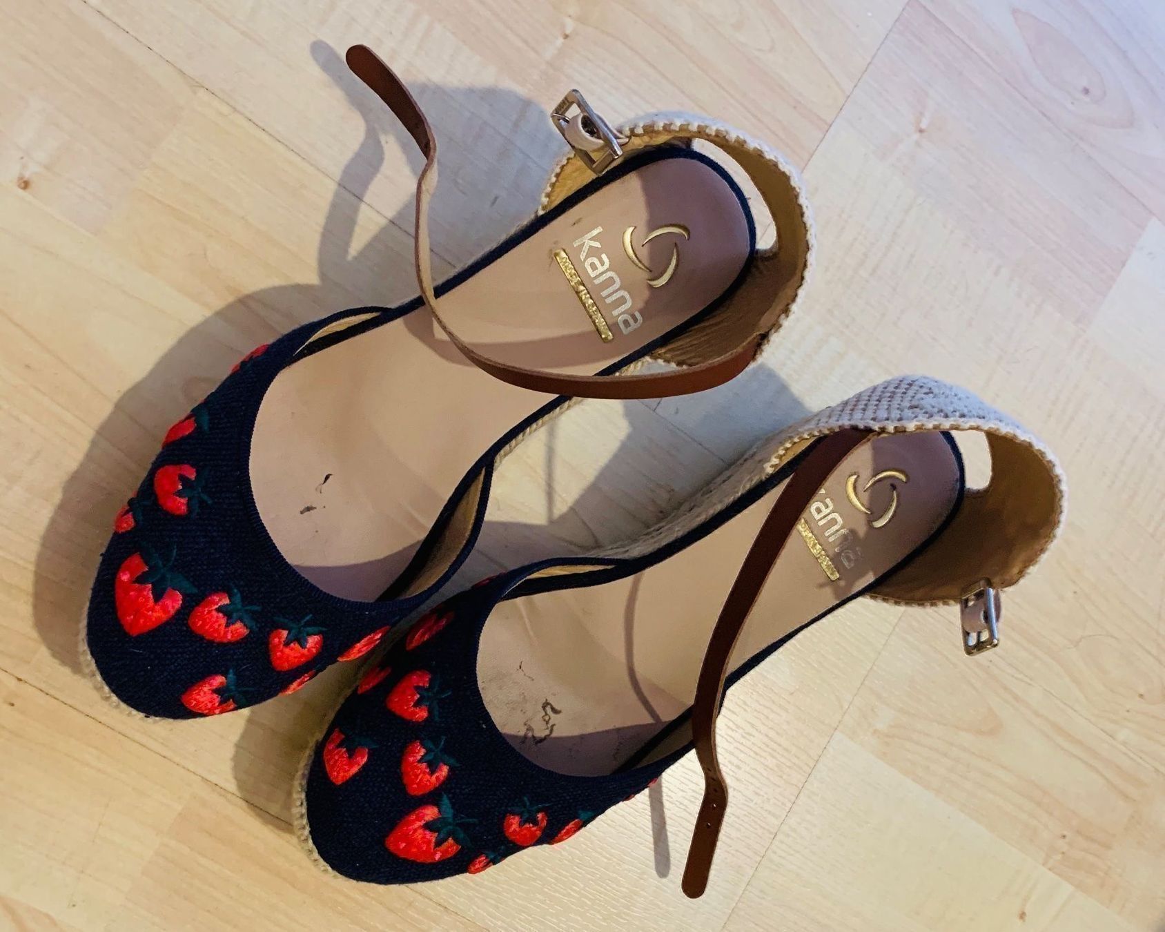 Scarpe da donna: Sandales espadrilles fermées p.39 – Usato da Sion venduto da DayJenn 1