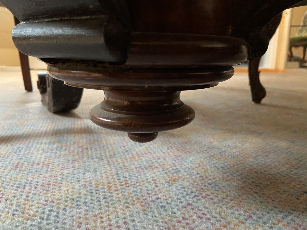 Set di tavolo e panche: Rococo Revival Tisch mit 6 Stühlen und einem passenden Sofa – Usato da Zürich venduto da ralph__ 6