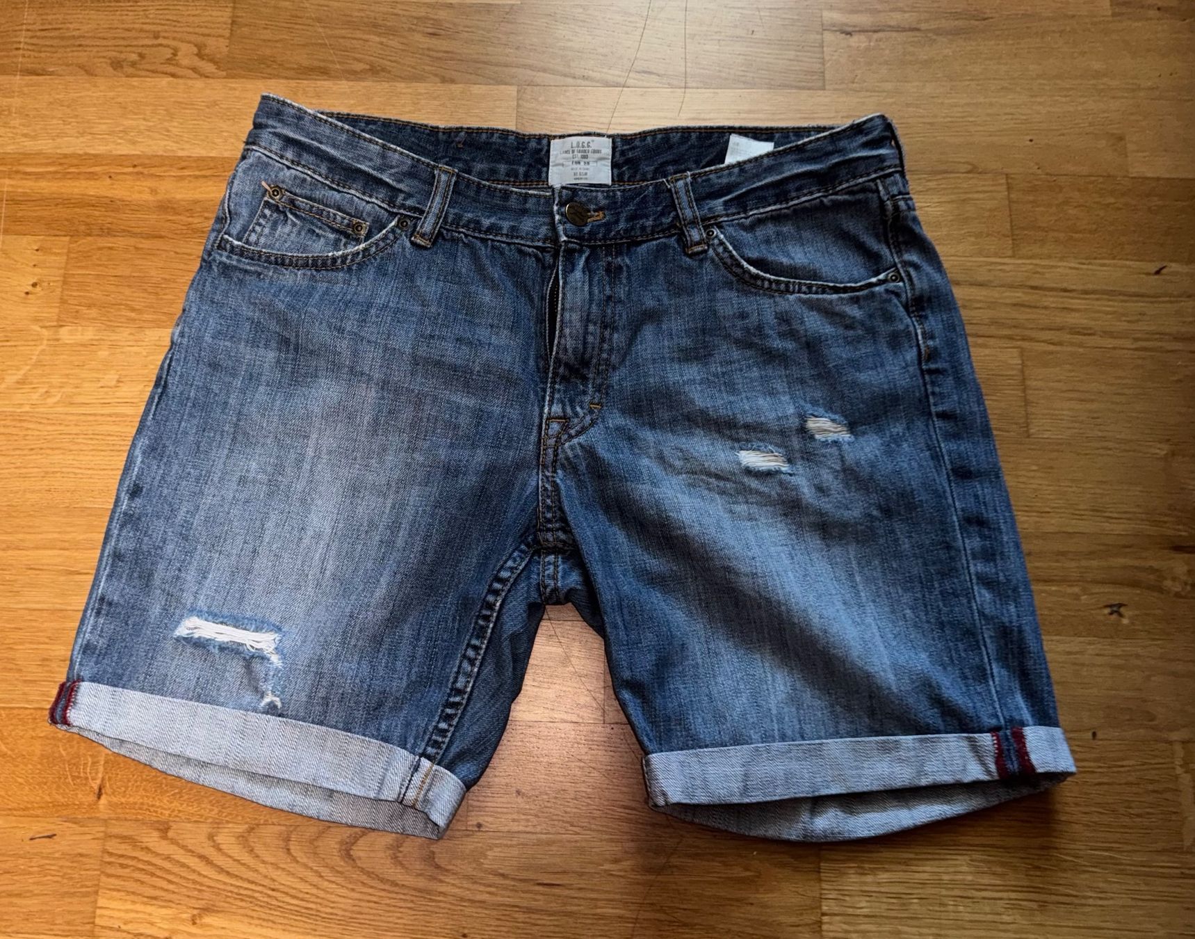 H&M Jeans: Jeans Shorts von Logg, 29 Inches – Gebraucht aus Gümligen von morticiaaddams