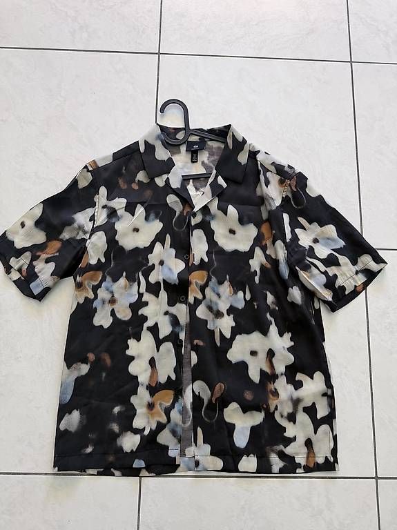Blusen: H&M Hemd – Gebraucht aus Urtenen-Schönbühl von ninociotti