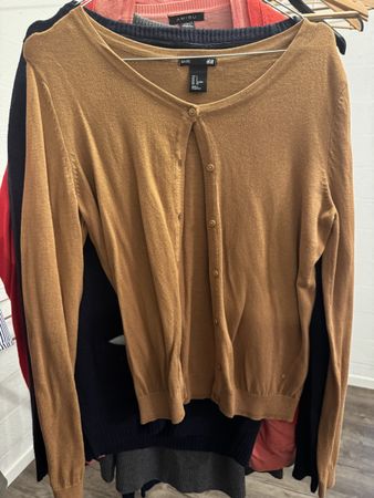 Verschiedene Damen Cardigans, S bis L