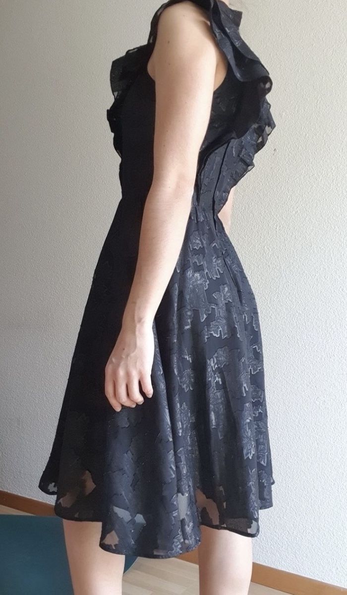 H&M Vestiti: Festliches Kleid mit Glitzereffekt – Nuovo (secondo la descrizione) da Rorschacherberg venduto da QuoAli 1