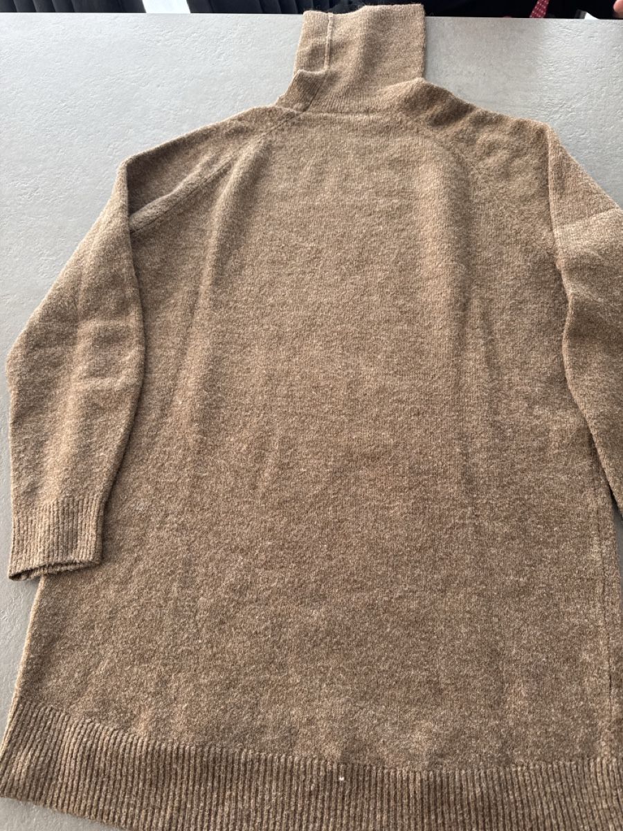 H&M Pulls & Sweat-shirts: Warmer Strick-Pulli mit Rollkragen, Grösse M – D'occasion à Sursee par Alyel