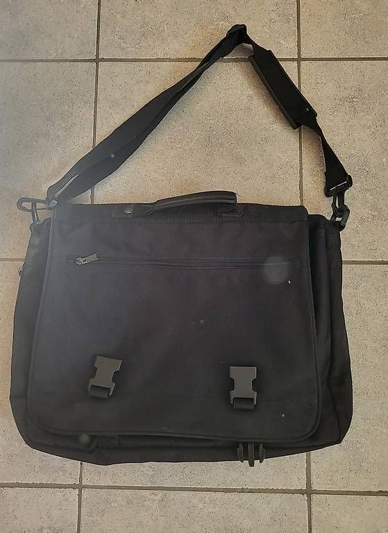 Valigie & Borse: Tasche für Laptop, Schule oder Akten – Usato da Andwil SG venduto da 3264walter