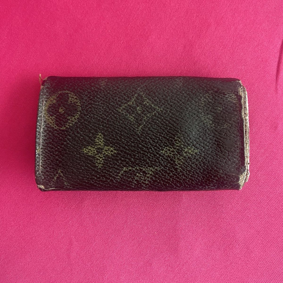 Louis Vuitton Portafogli: Vintage Louis Vuitton brown monogram key holder wallet – Usato da Genève venduto da FoundTears 1