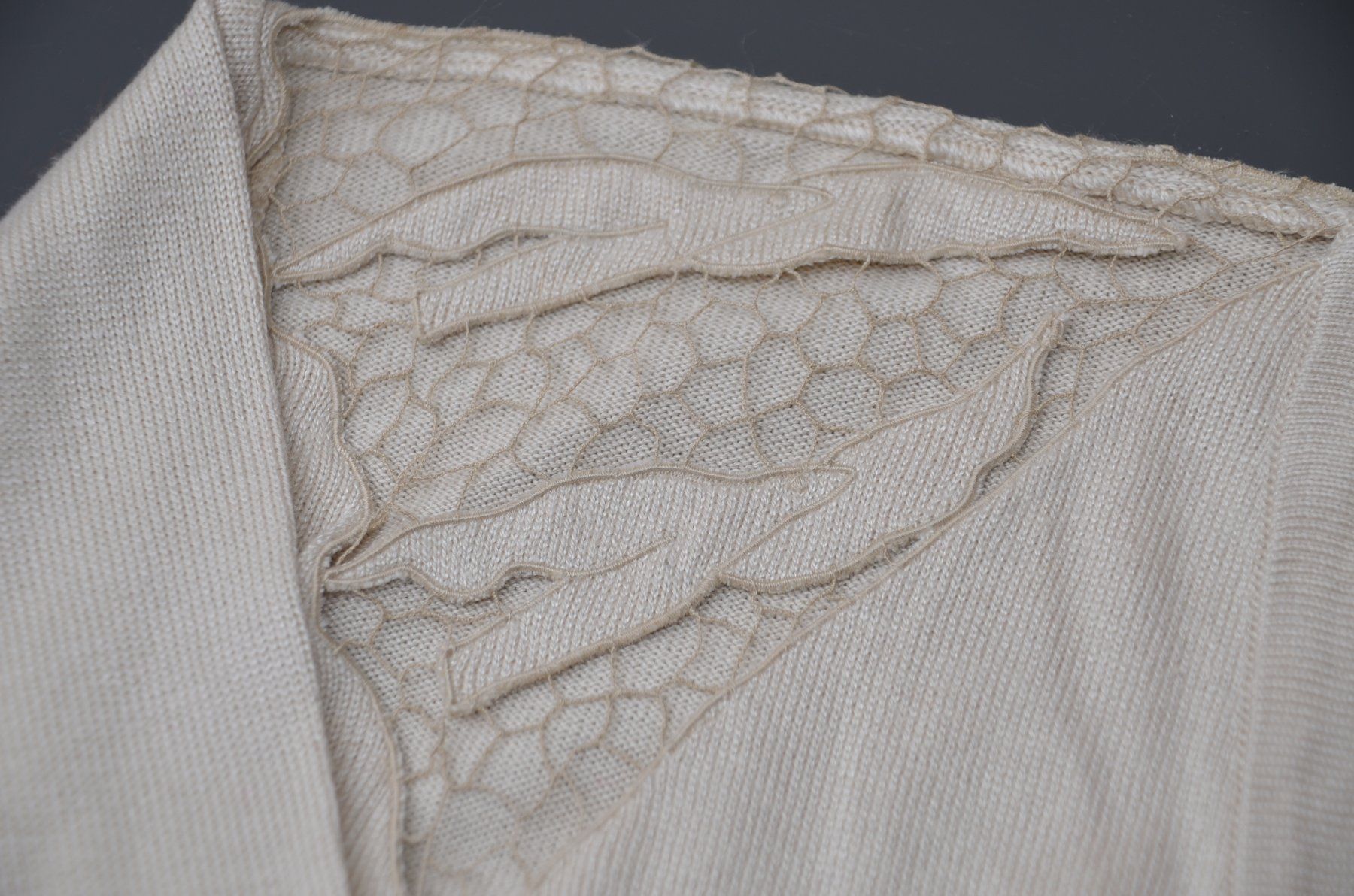 Gucci Maglioni & Felpe: Gucci Pullover /  cardigan .40 100% Seide / soie – Usato da Collonges venduto da Auganien 1