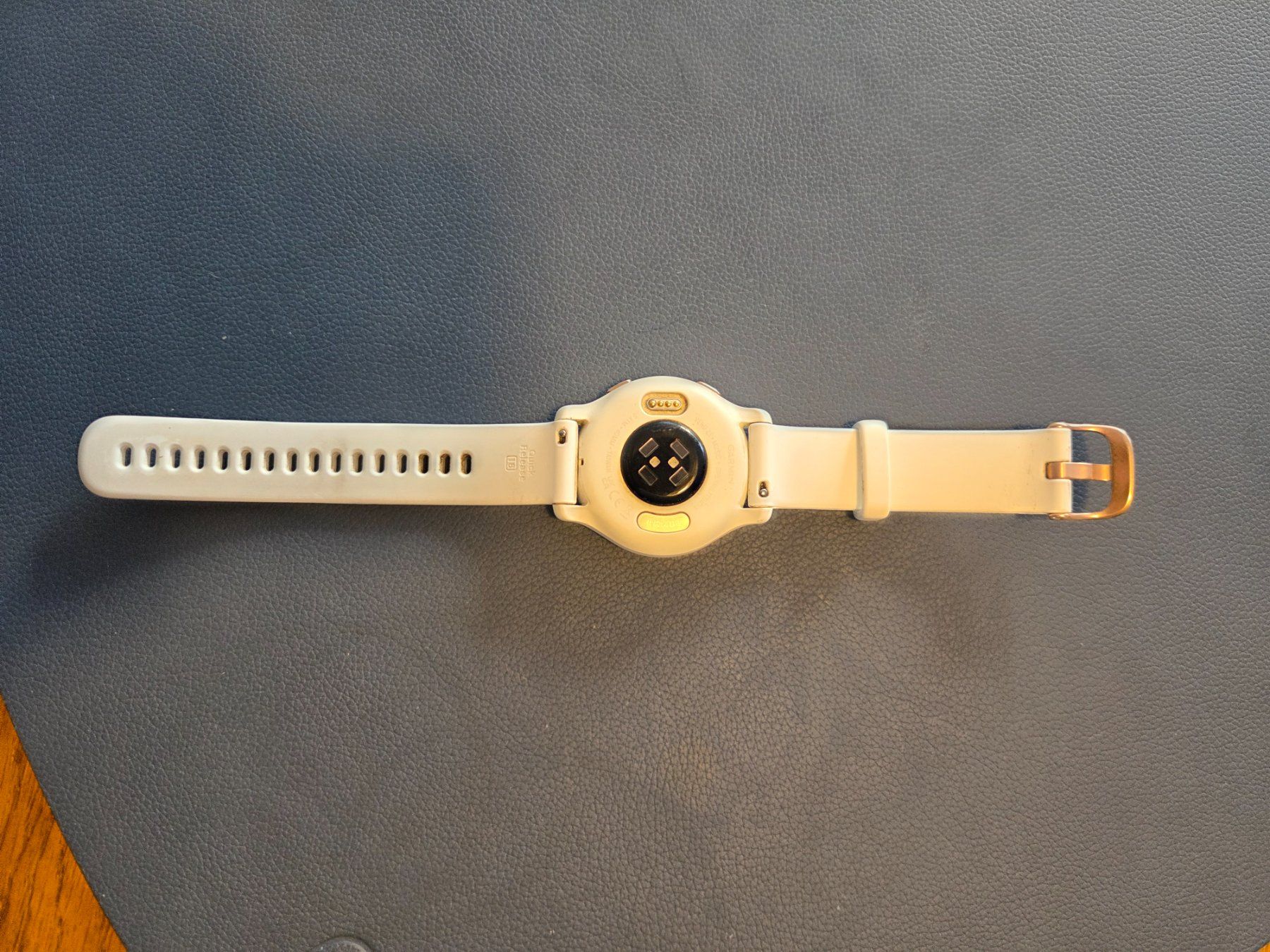 Garmin Smartwatch: Garmin Venu2S Weiss/Gold – Gebraucht aus Steinhausen von magzug 3