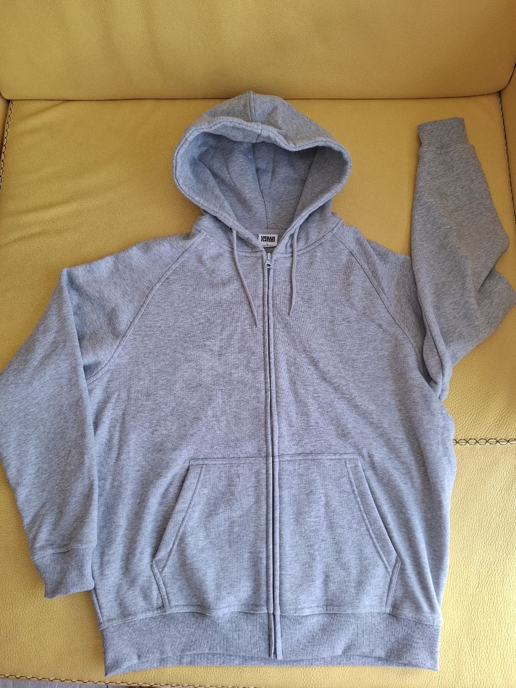 Pullover & Sweatshirts: URBAN CLASSICS  sweat zippé + pantalon – Gebraucht aus Moutier von kiki0608 1