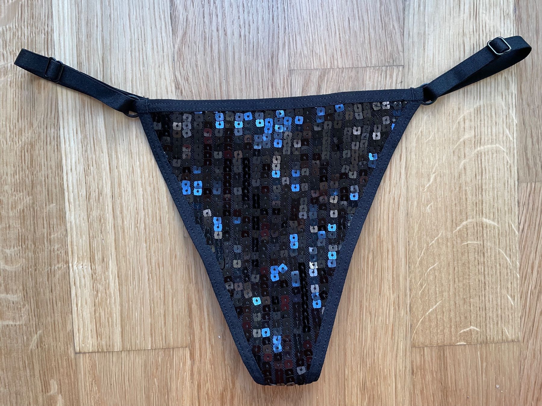 Victoria's Secret Sonstige Unterwäsche: Victoria’s Secret Adjustable Sequined V-String Thong S NEW – Neu und originalverpackt aus Dübendorf von Mangia14