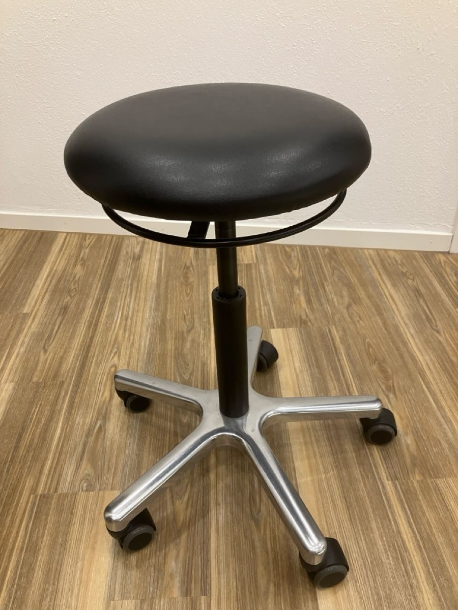 Hocker: Rollhocker / Laborstuhl – Gebraucht aus Steckborn von Hariono