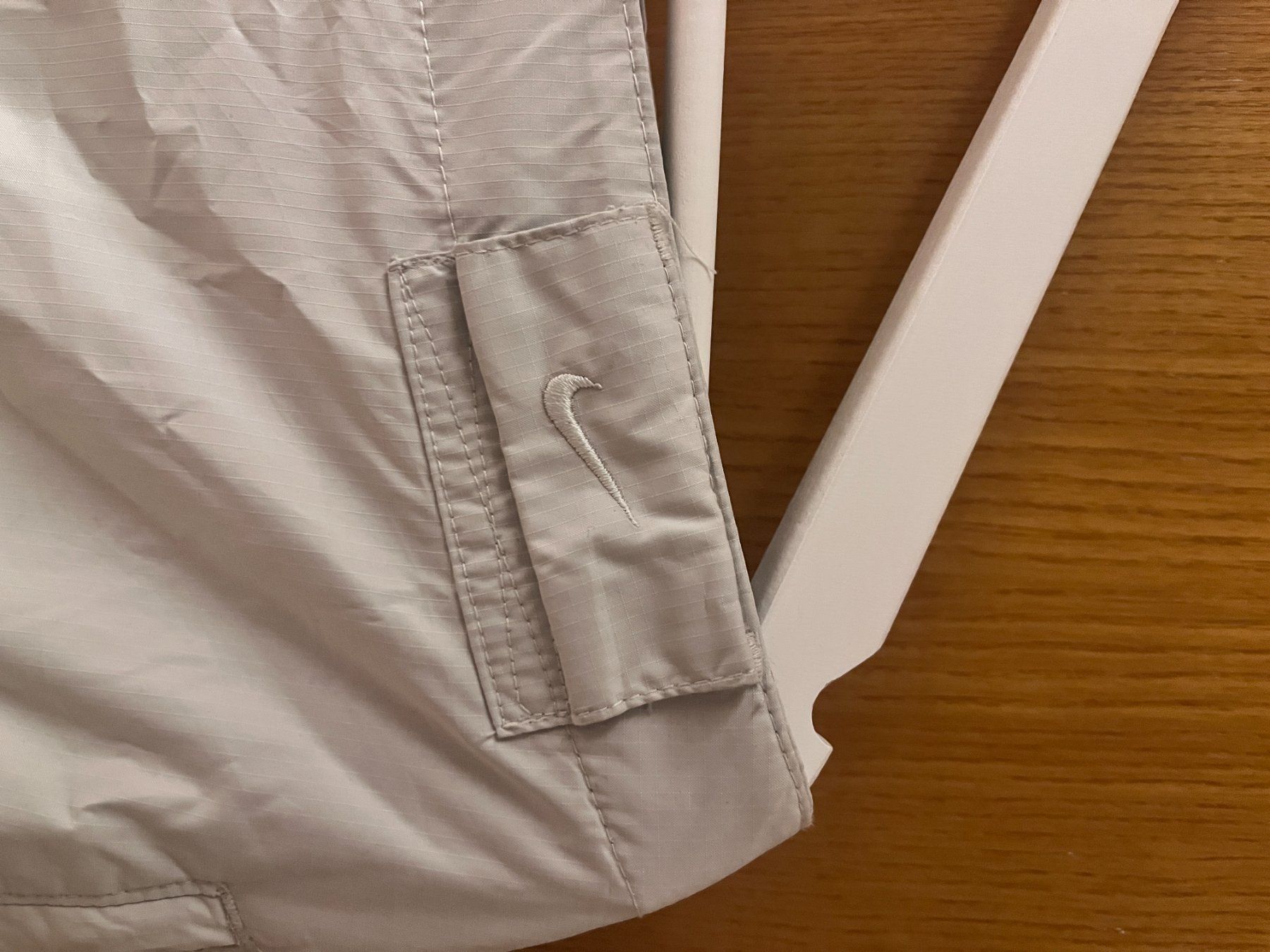 Nike Pantaloni: Nike Air Trackpants grösse S. – Usato da Dübendorf venduto da raf_l2r2 1